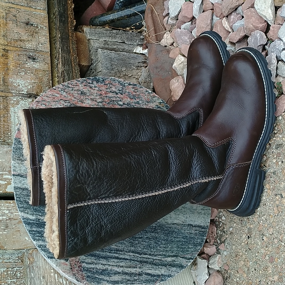 Ugg brooks tall brown leather Sherpa lined boots women's 6